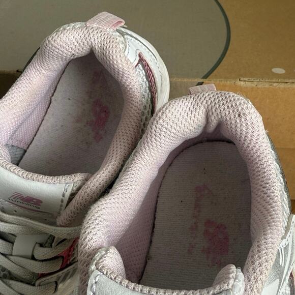 New Balance 530 Metallic Pink/White Kids Sneakers - SZ 1 Y - Picture 6 of 11